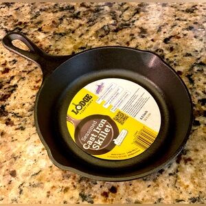 NEW LODGE CAST IRON SEASONED SKILLET 6.5 INCHES